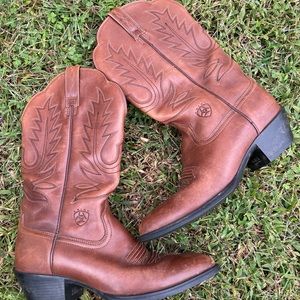 Ariat Women’s Heritage R Toe Western Boot